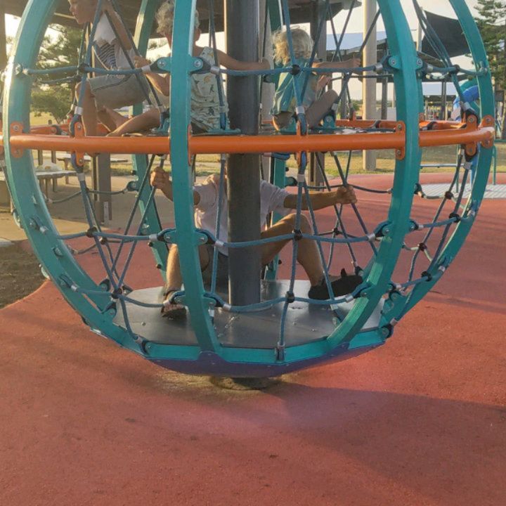 Hřiště, co dělalo radost nejen dětem