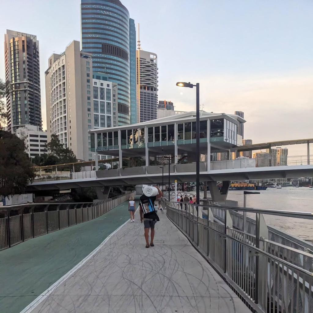 Donáška matrace až na loď